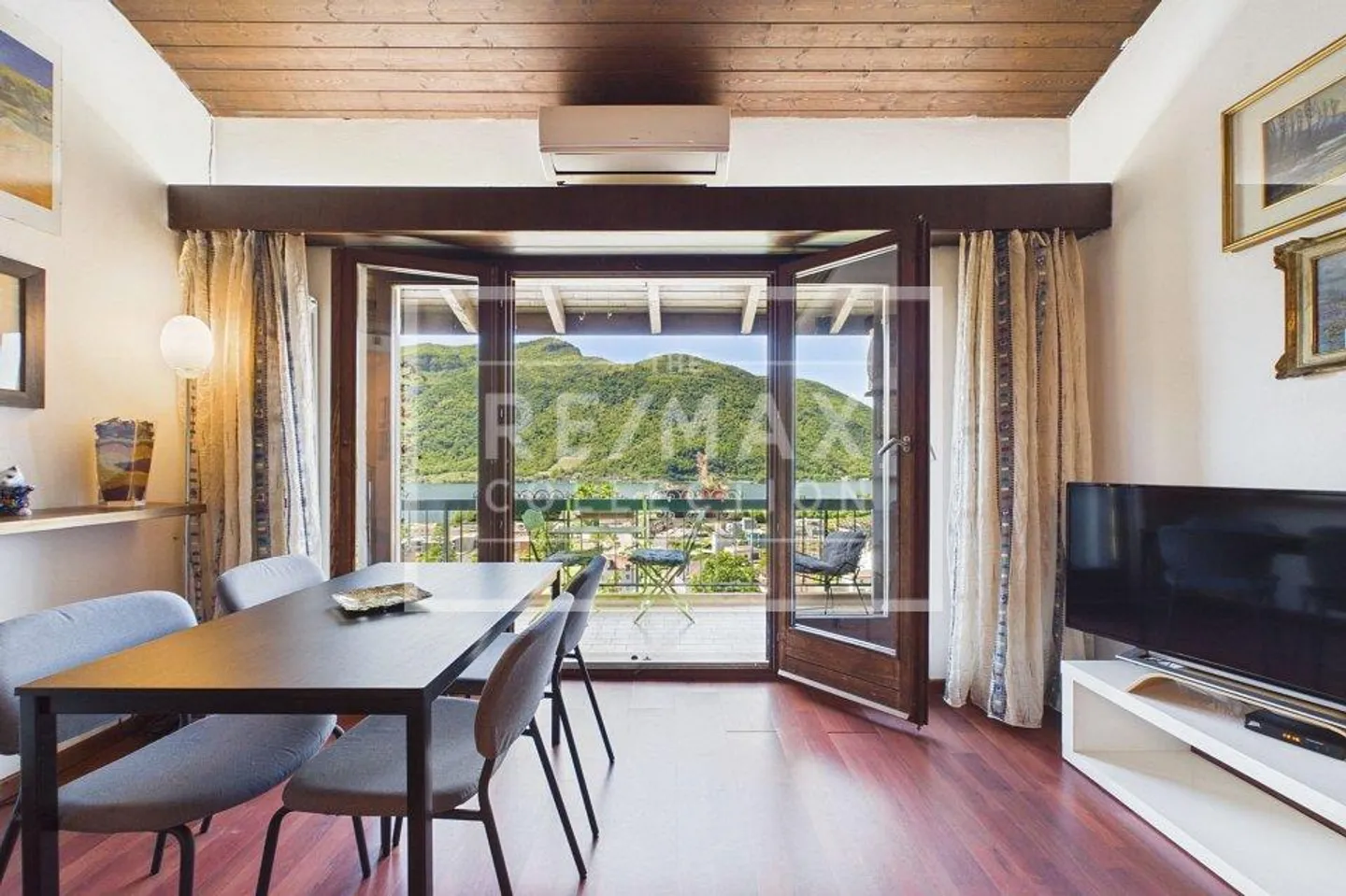 A true gem with lake view - Photo 5 of 13