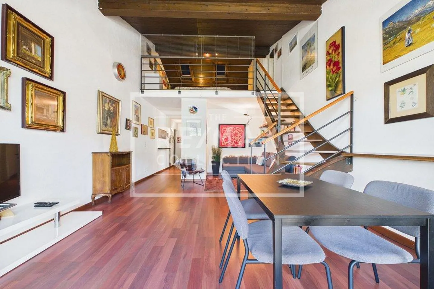 A true gem with lake view - Photo 8 of 13