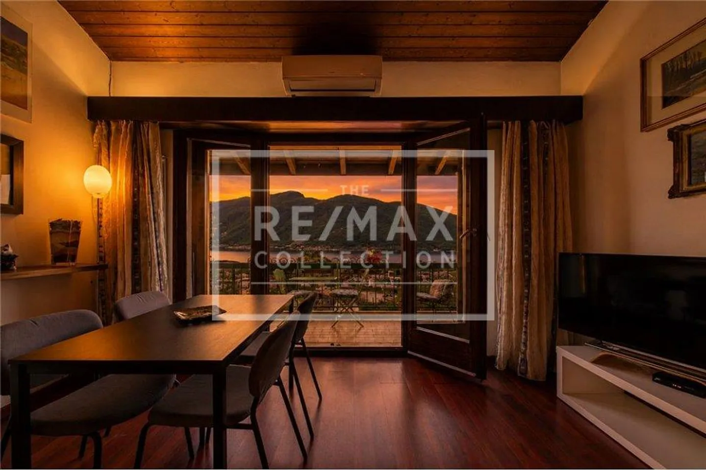 A true gem with lake view - Photo 9 of 13