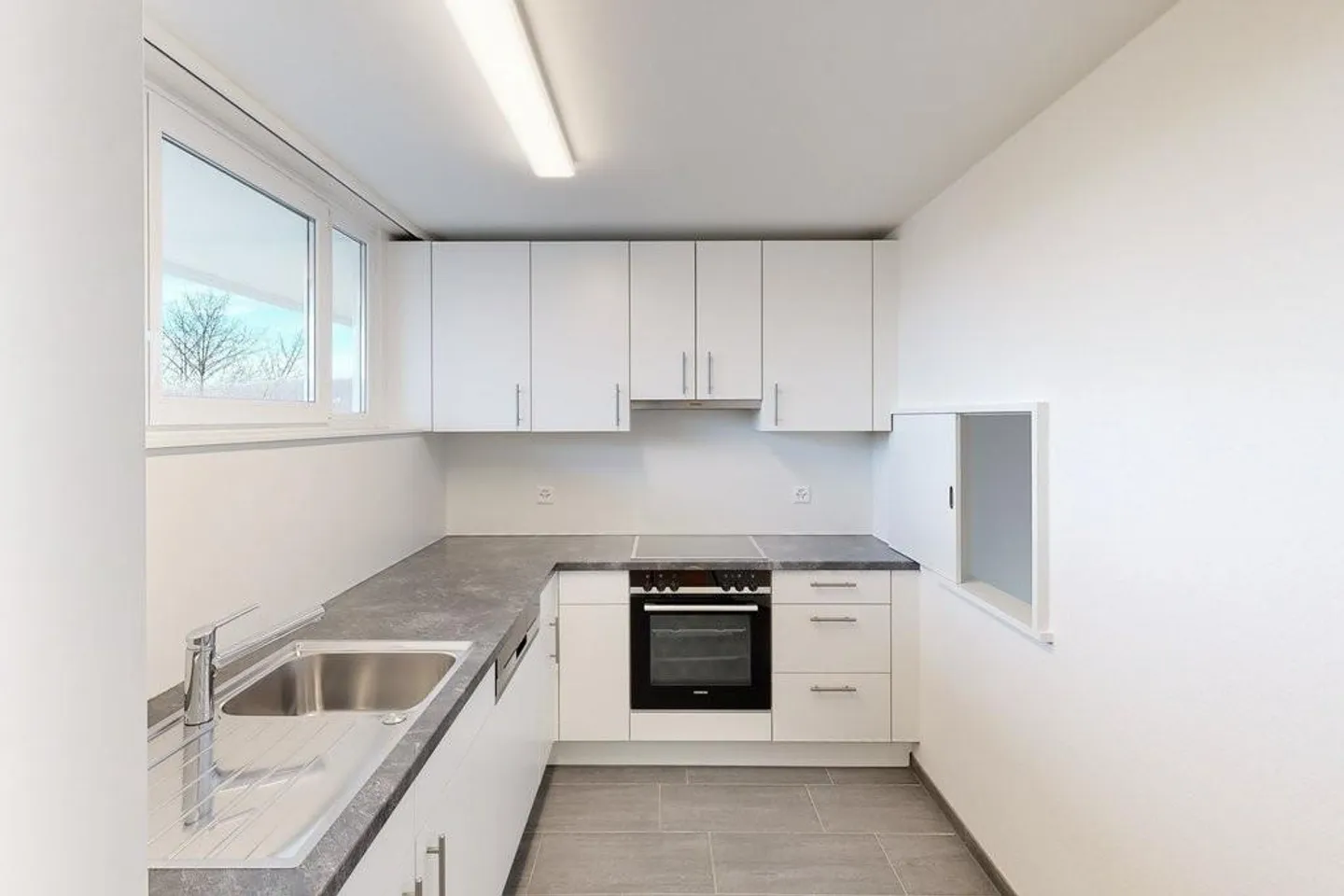 Apartment with beautiful view over Therwil - Photo 6 of 12