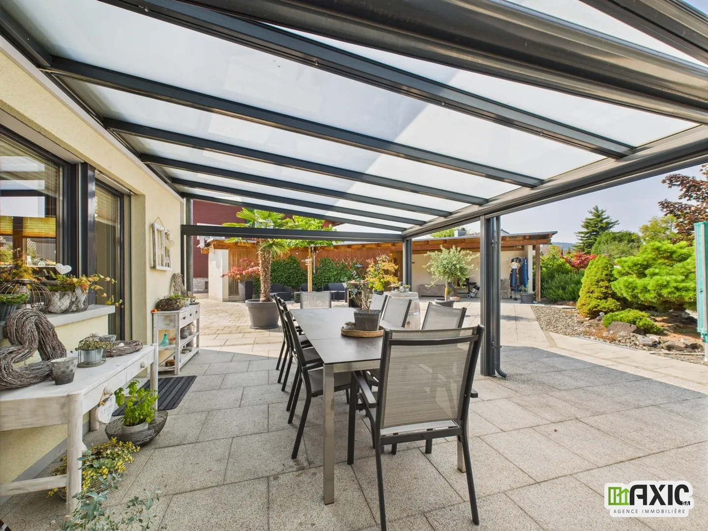 Villa moderna e spaziosa con giardino - Foto 22 di 25