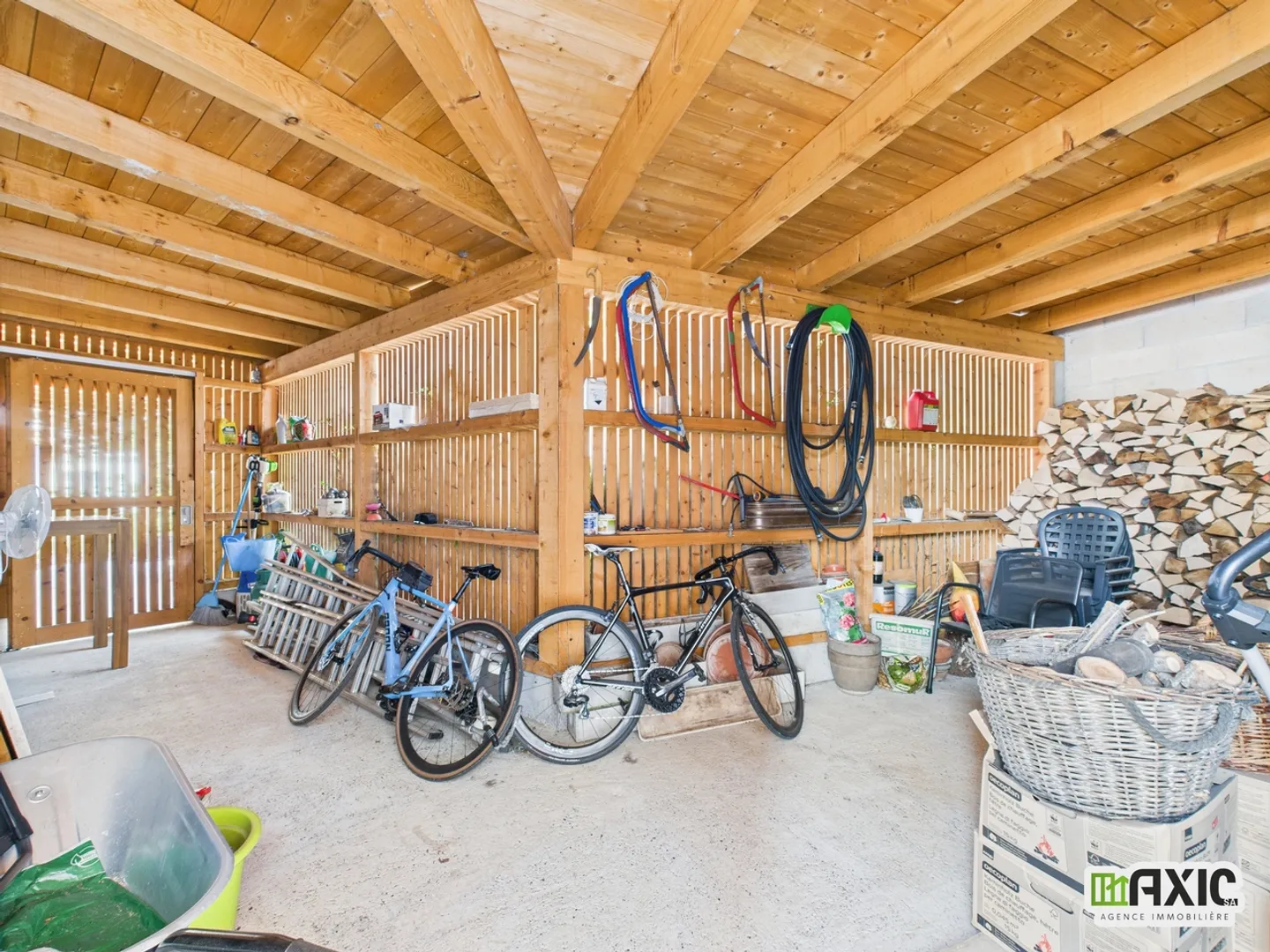 Villa moderna e spaziosa con giardino - Foto 25 di 25