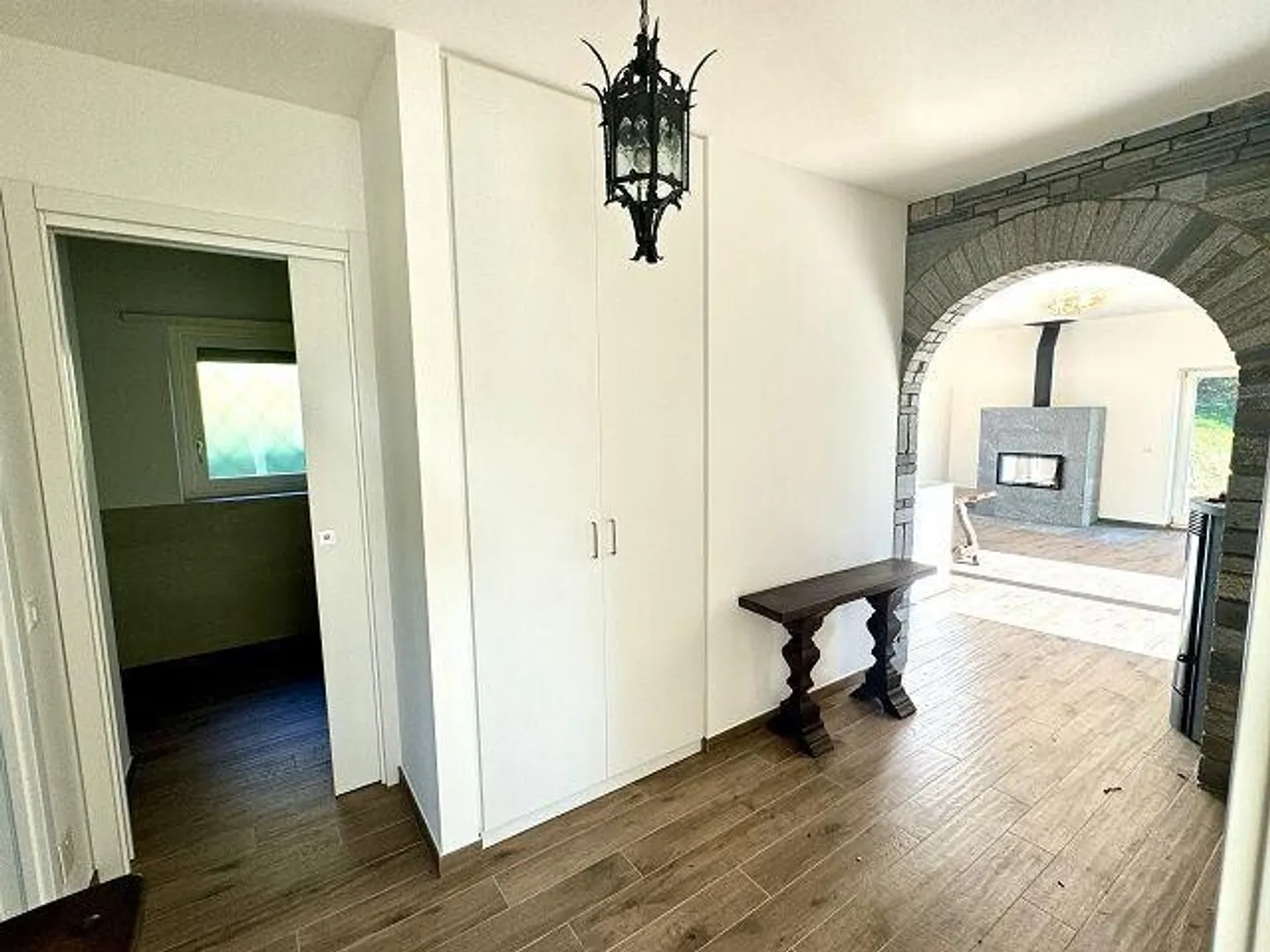 Pleasantly beautiful with large spaces and guaranteed income - Photo 7 of 13