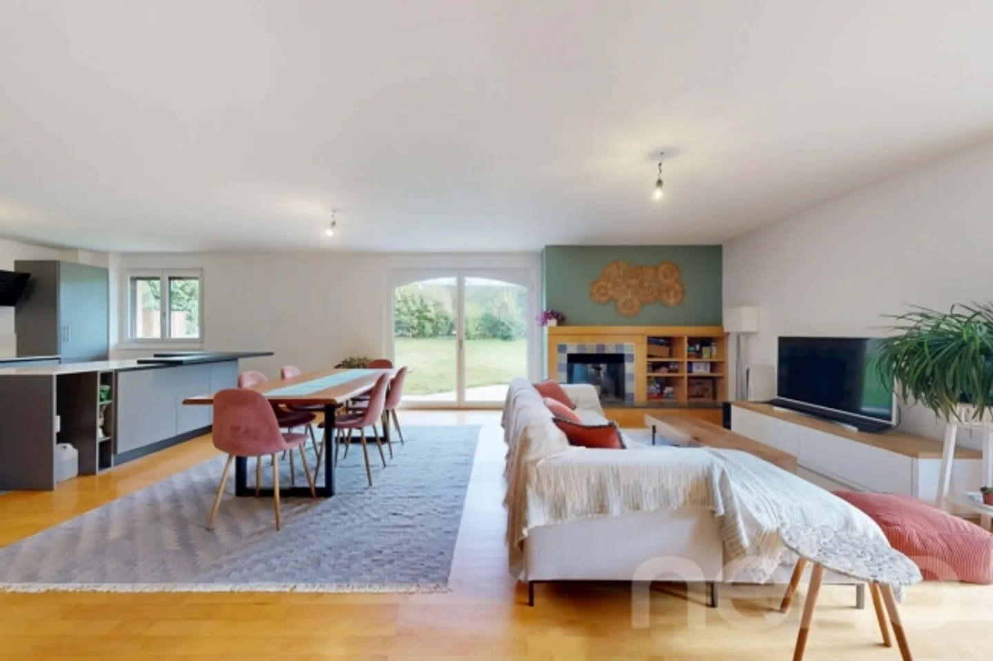 Bright Duplex with Large Private Garden - Photo 1 of 12