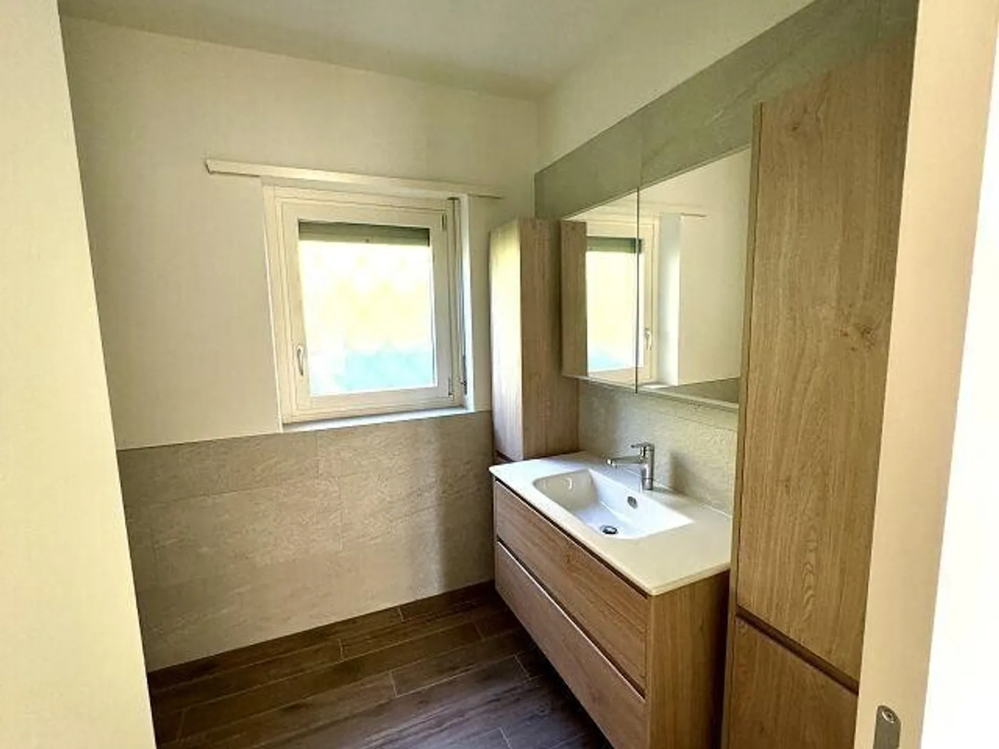 Pleasantly beautiful with large spaces and guaranteed income - Photo 11 of 13