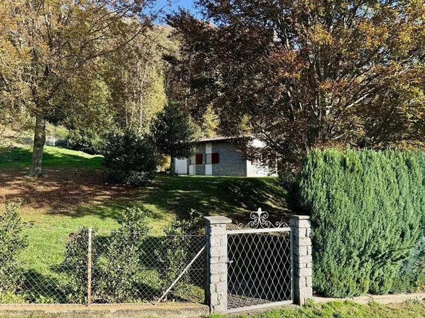 Pleasantly beautiful with large spaces and guaranteed income - Photo 13 of 13