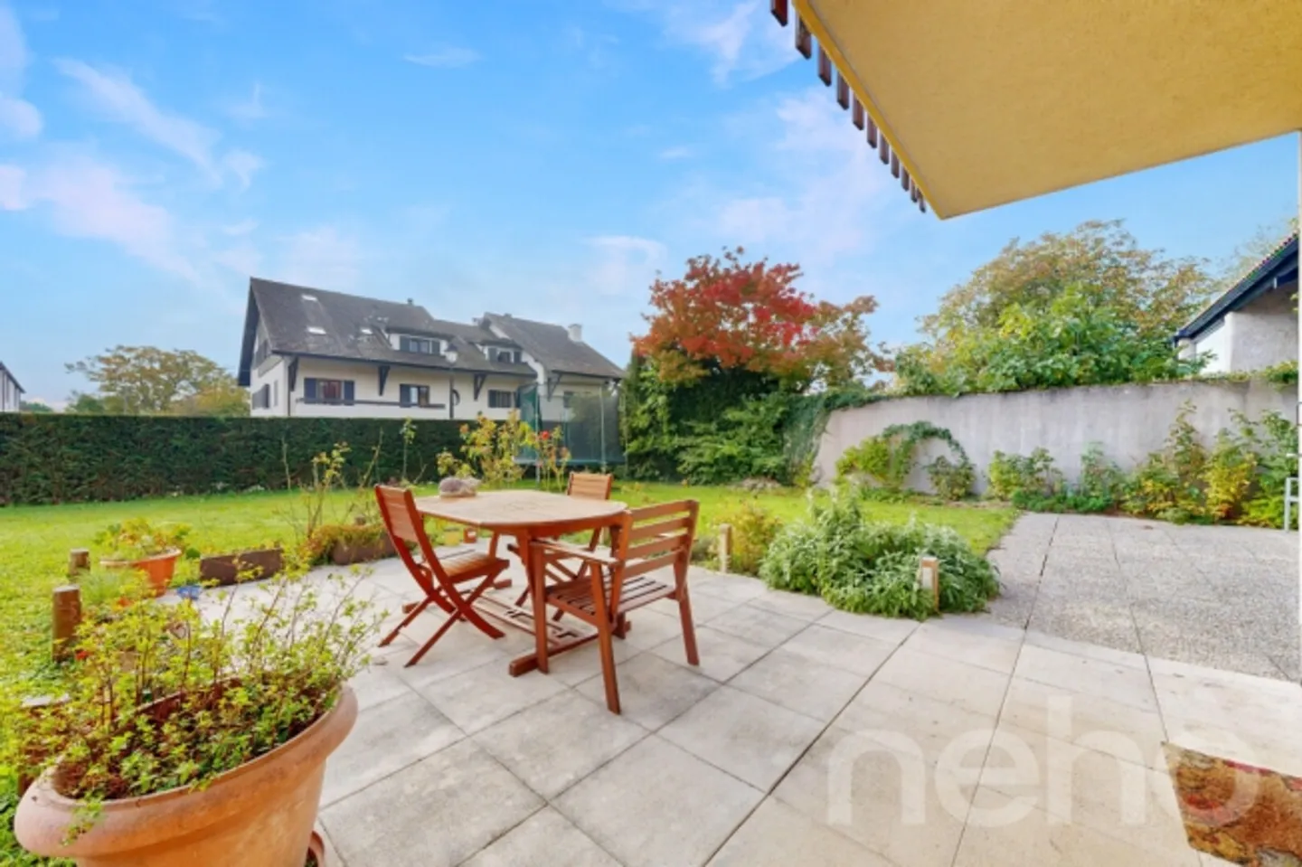 Bright Duplex with Large Private Garden - Photo 3 of 12