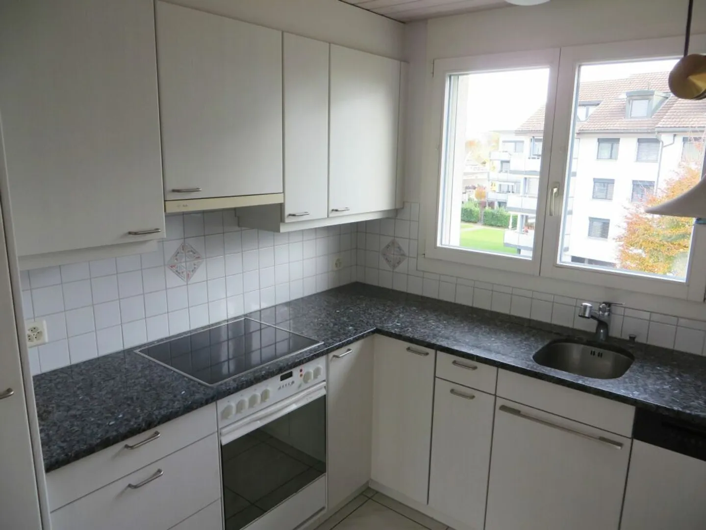 Incantevole appartamento mansardato di 2,5 stanze con giardino d'inverno - Foto 7 di 12