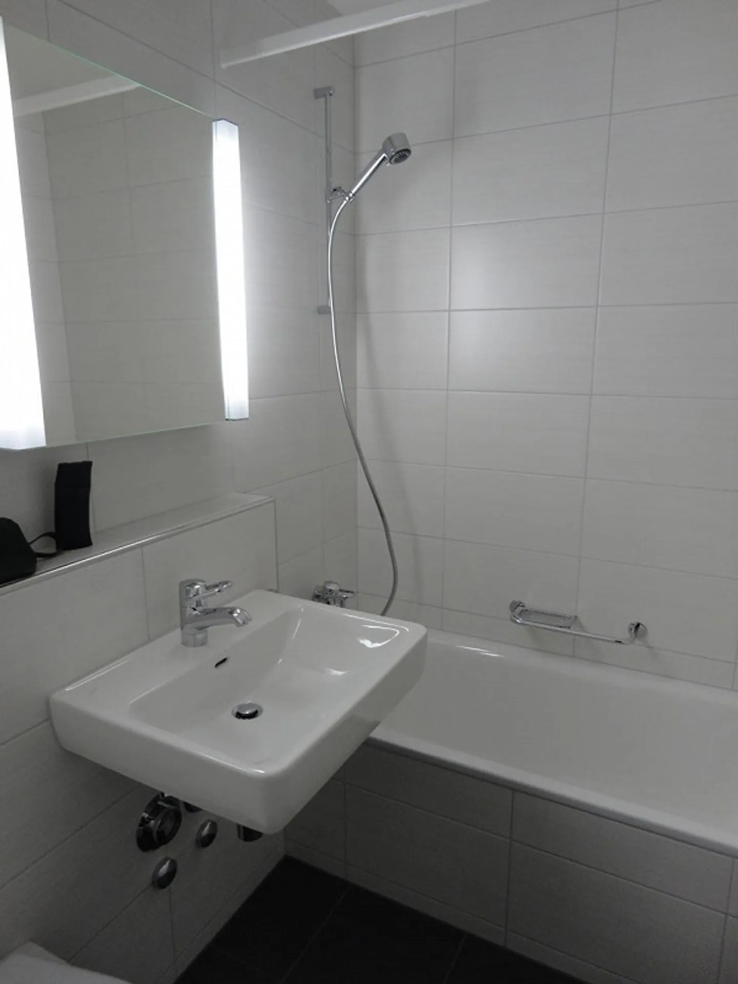 Affittare senza deposito - In campagna eppure vicino alla stazione - Foto 4 di 6