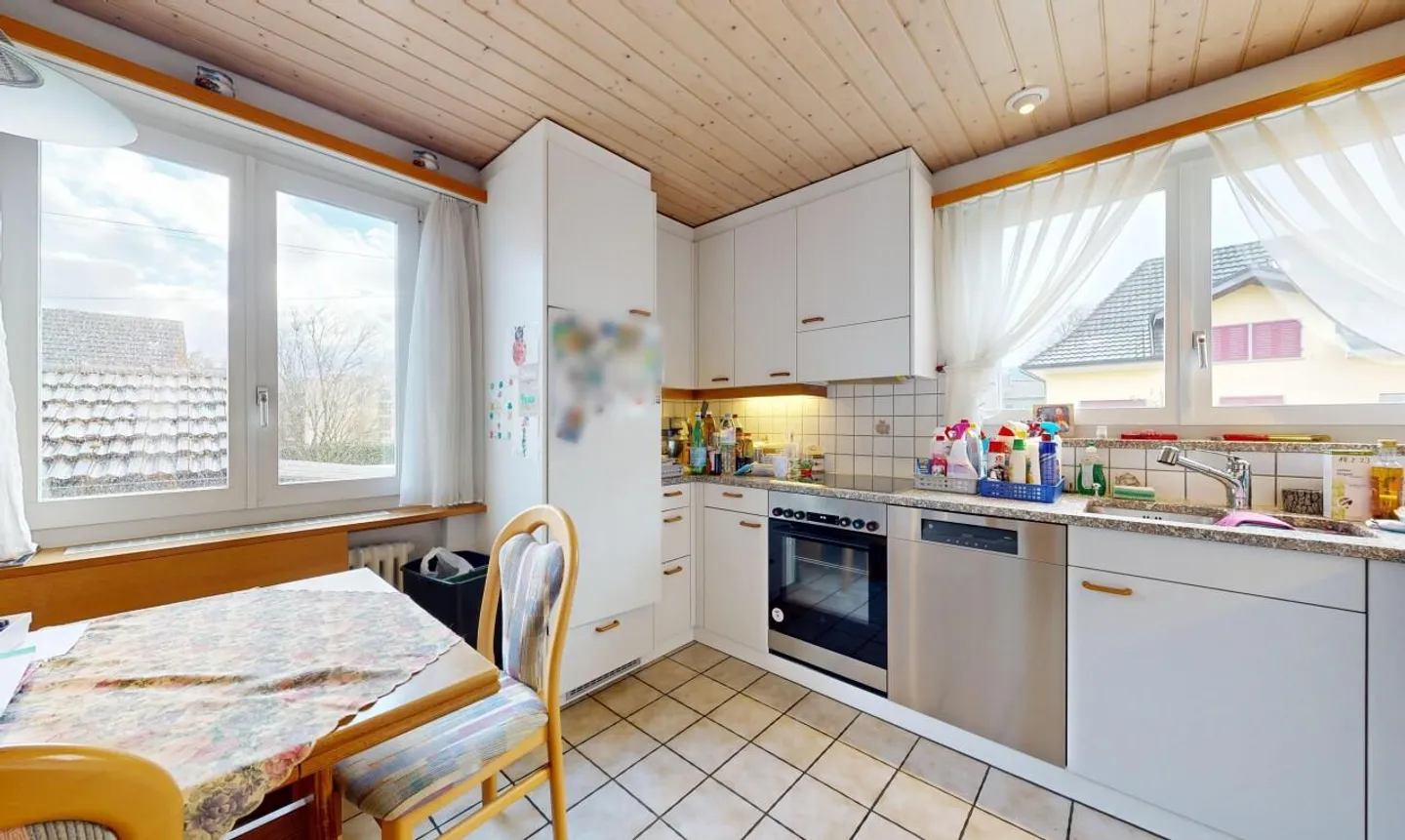 Casa di 4 stanze con potenziale di sviluppo in una posizione tranquilla ma centrale - Foto 7 di 11