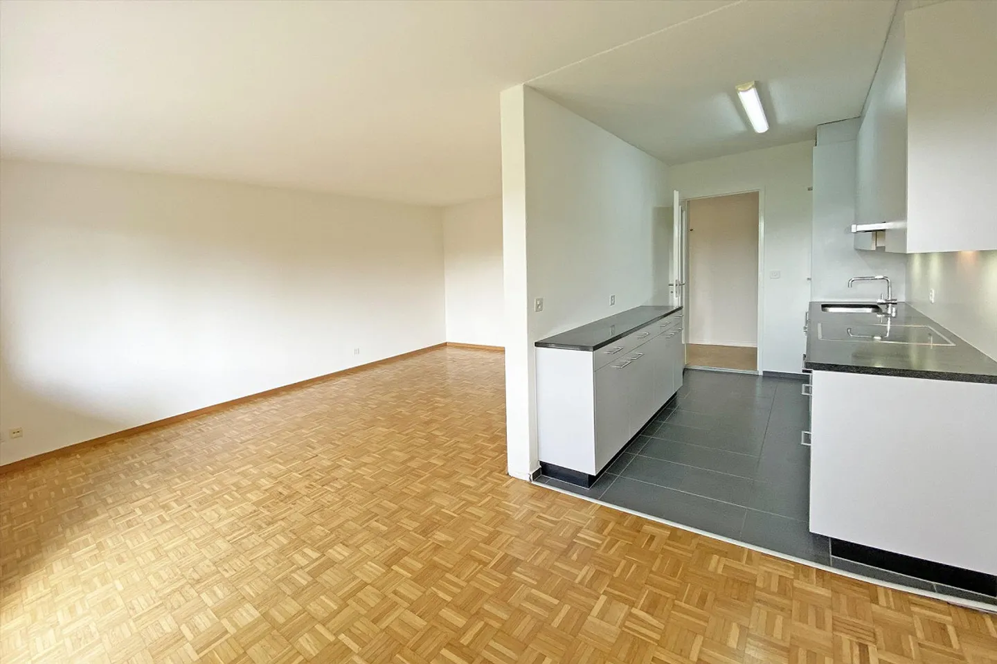 Affittare senza deposito - In campagna eppure vicino alla stazione - Foto 3 di 6