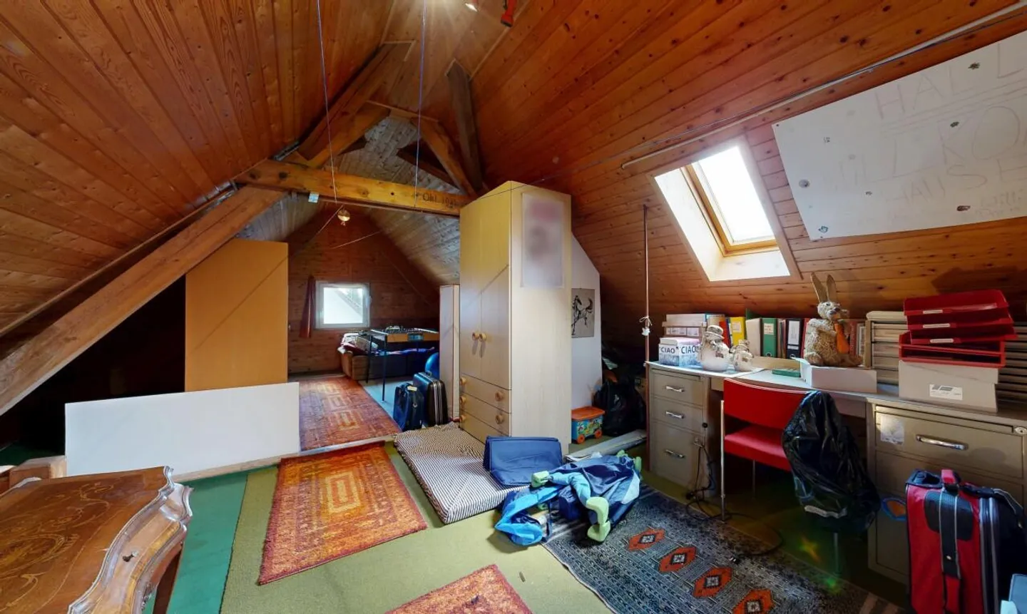 Casa di 4 stanze con potenziale di sviluppo in una posizione tranquilla ma centrale - Foto 5 di 11