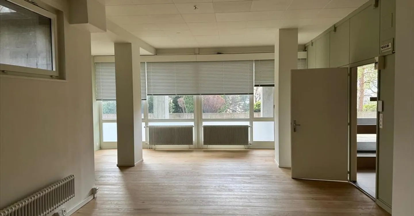 Bureau à louer - Photo 2 sur 8