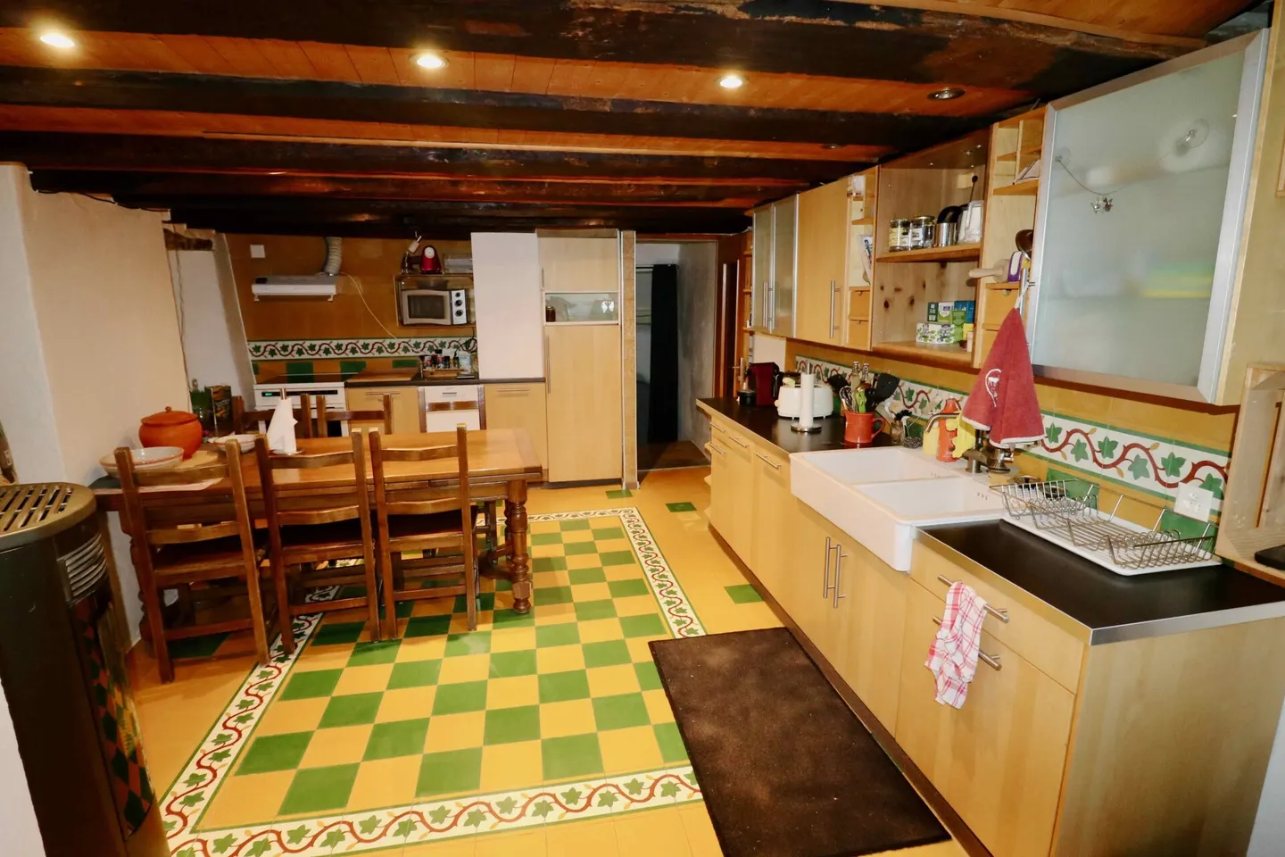 In the heart of the Old Town of Martigny, a very beautiful family house, full of charm, with 5.5 rooms, ideal as a family home or guesthouse. - Photo 5 of 13