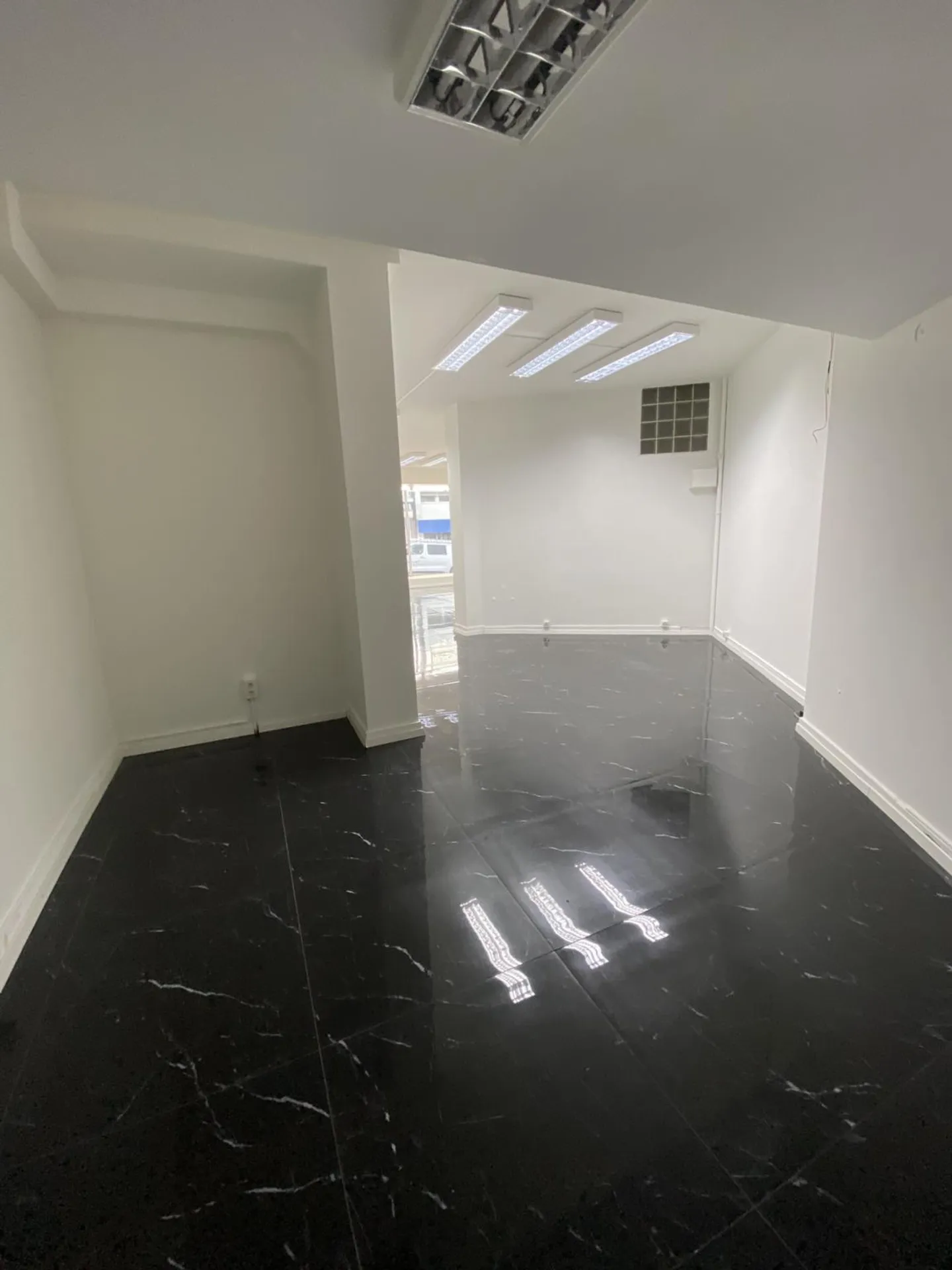 Zentrale Ladenfläche zu Vermieten - Foto 3 von 9