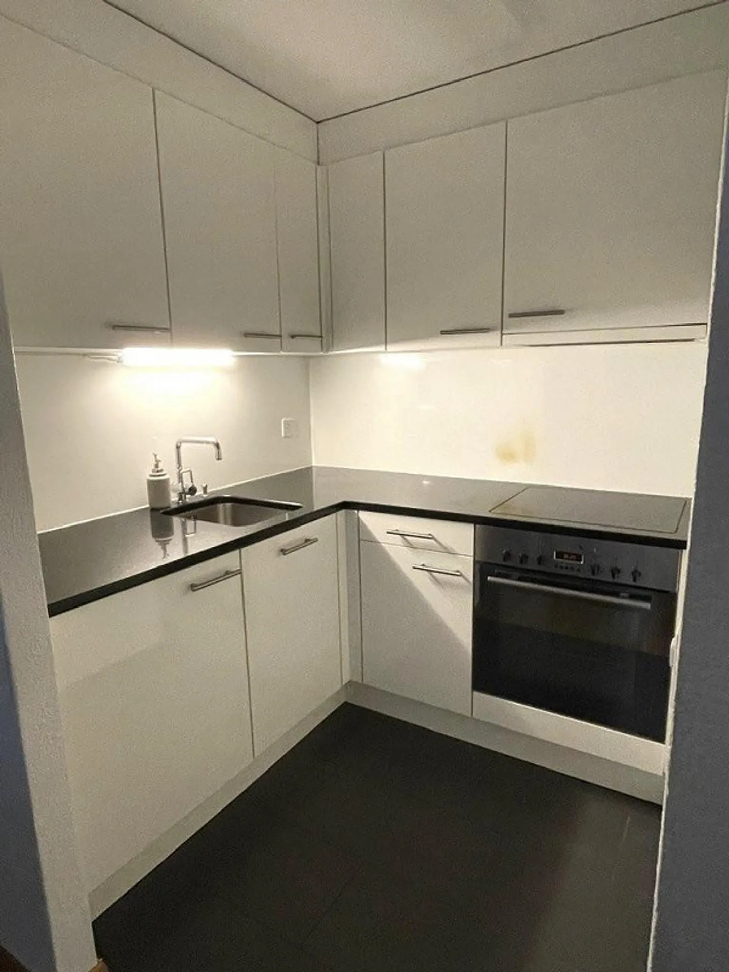 Hell & modern at Gesellschaftsstrasse - Photo 5 of 9