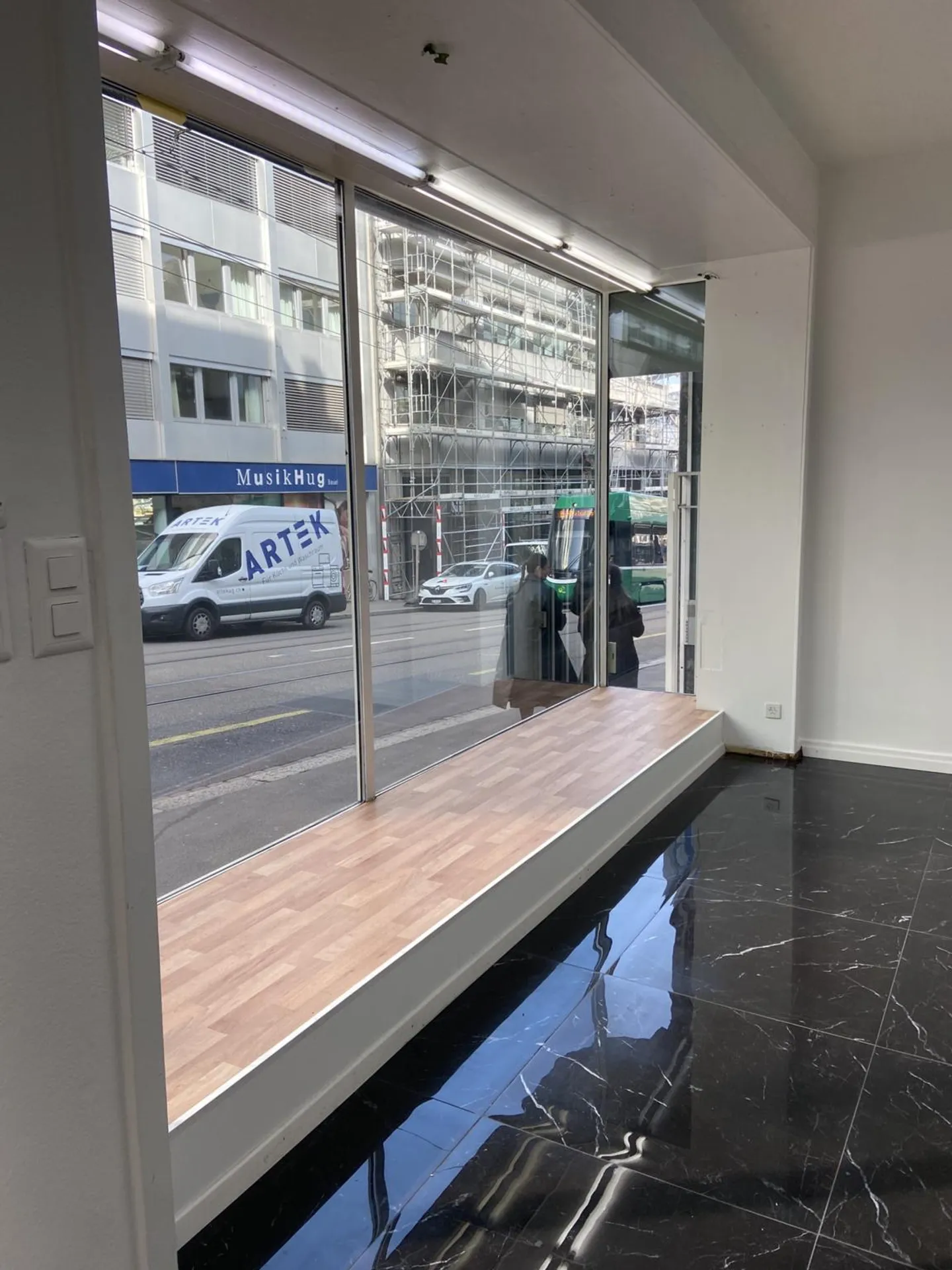 Zentrale Ladenfläche zu Vermieten - Foto 4 von 9