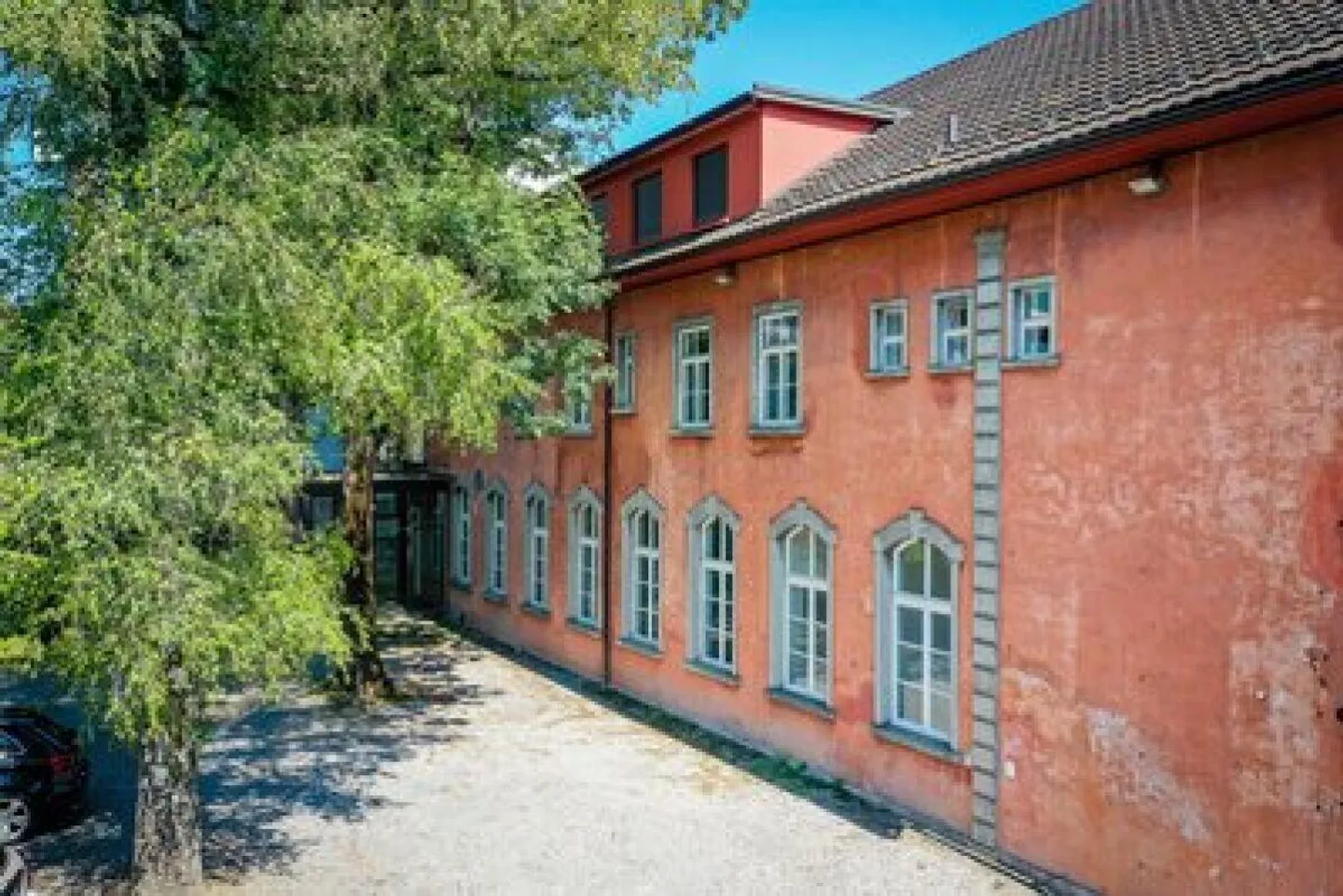 Commercial Space - Photo 3 of 8