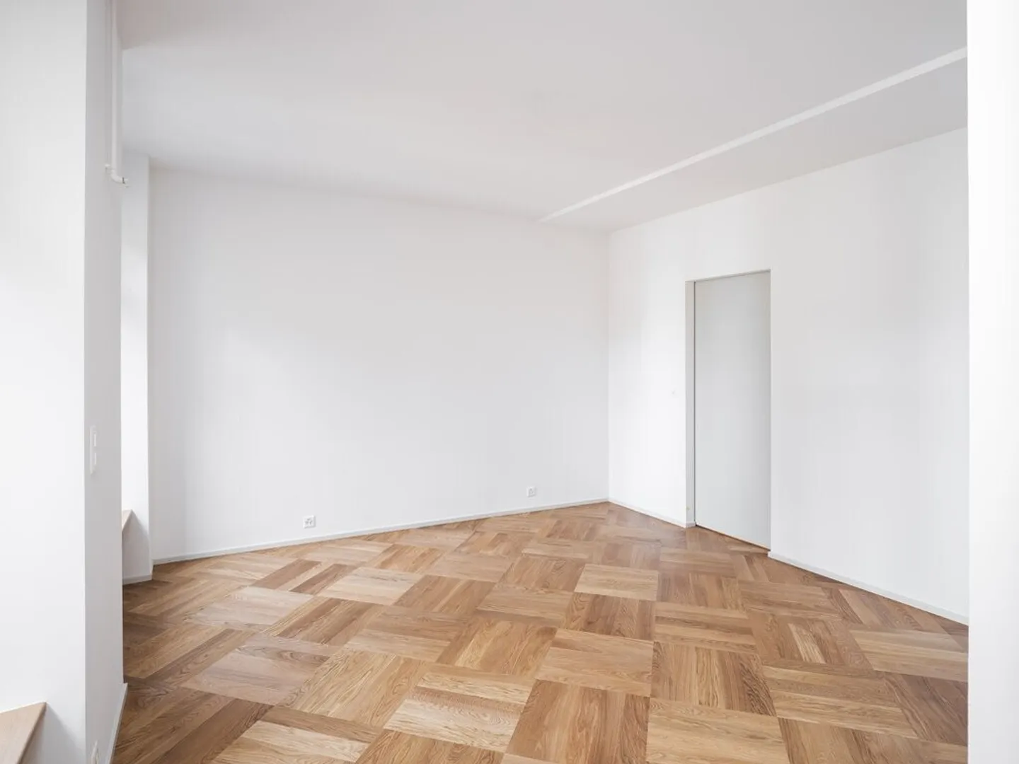 Renovated Apartment in City Center - Photo 3 of 7