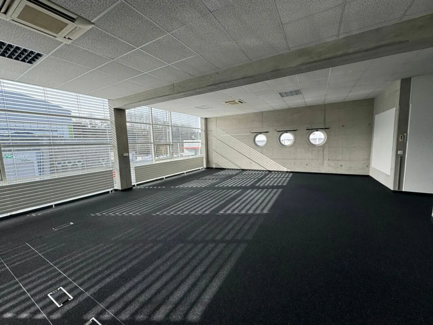 Büro zur Miete in Gemeinschaft - Foto 1 von 3