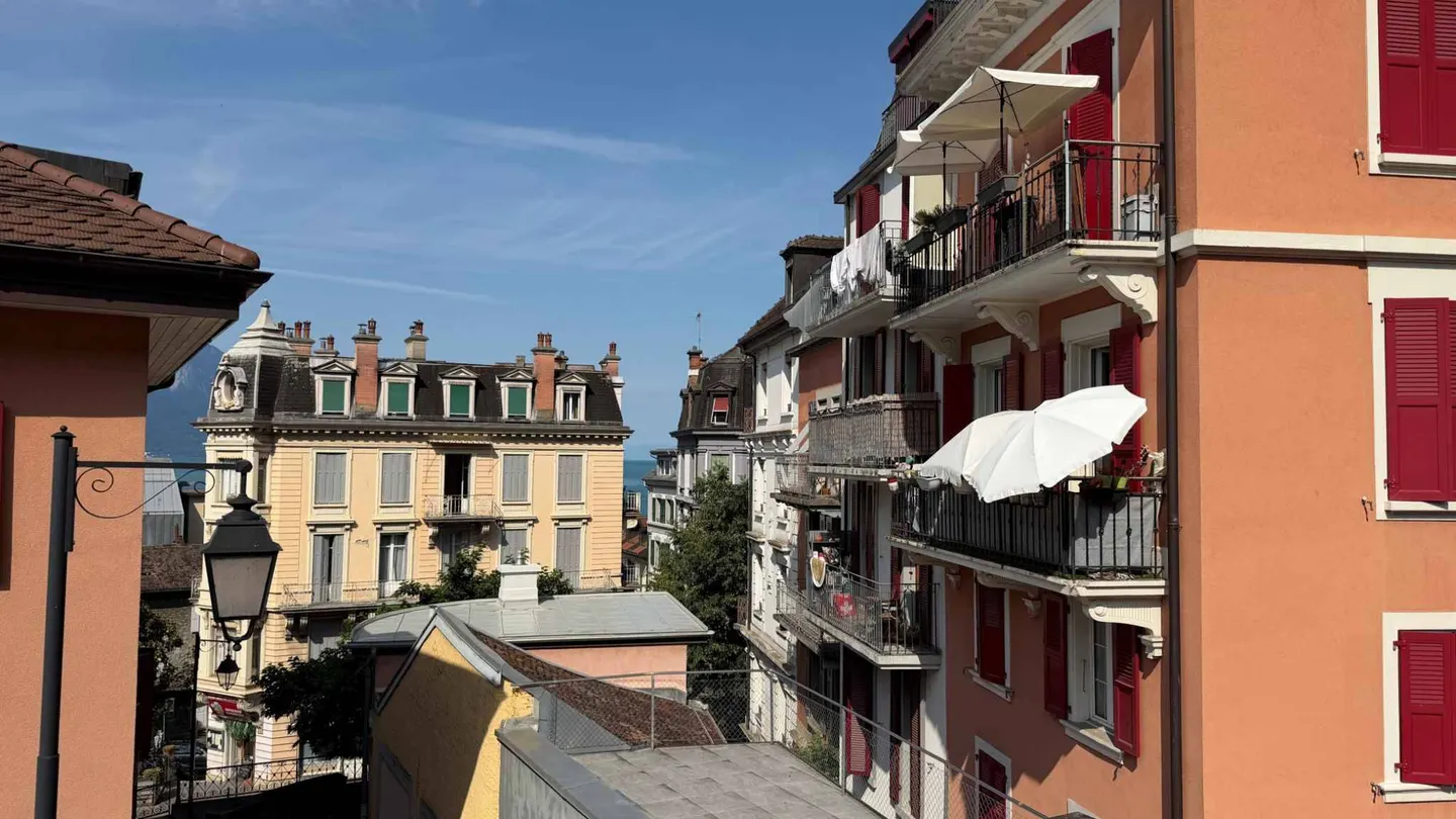 Appartamento Incantevole con Vista Lago - Foto 2 di 9