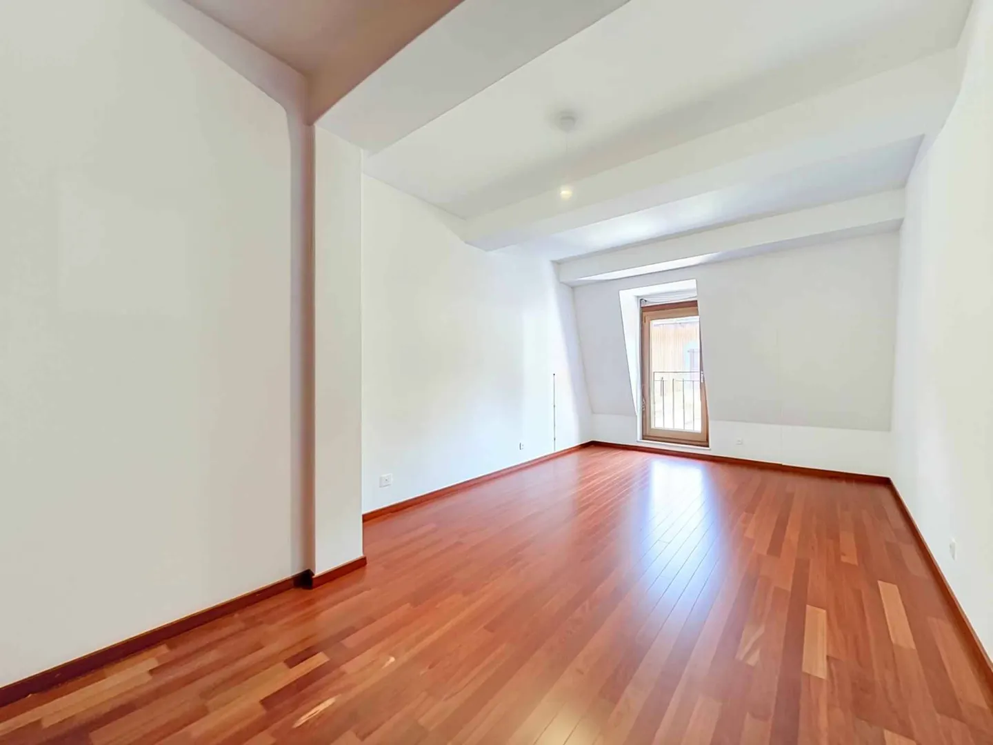 Appartamento Incantevole con Vista Lago - Foto 5 di 9