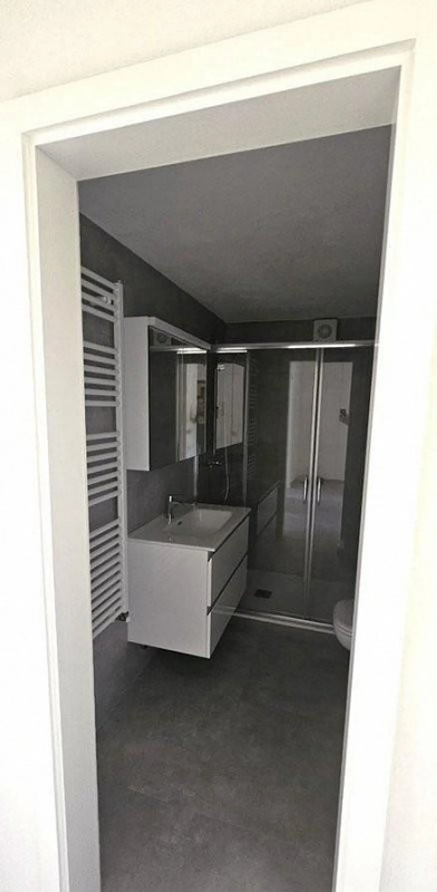 Appartamento ristrutturato in ottima posizione - Foto 4 di 8