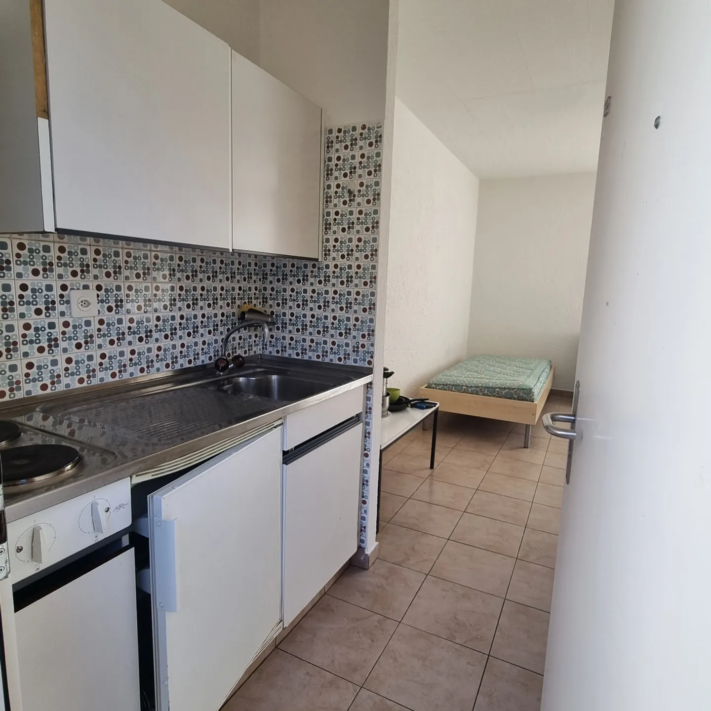 Appartamento monolocale arredato in affitto vicino al centro di Locarno - Foto 2 di 6