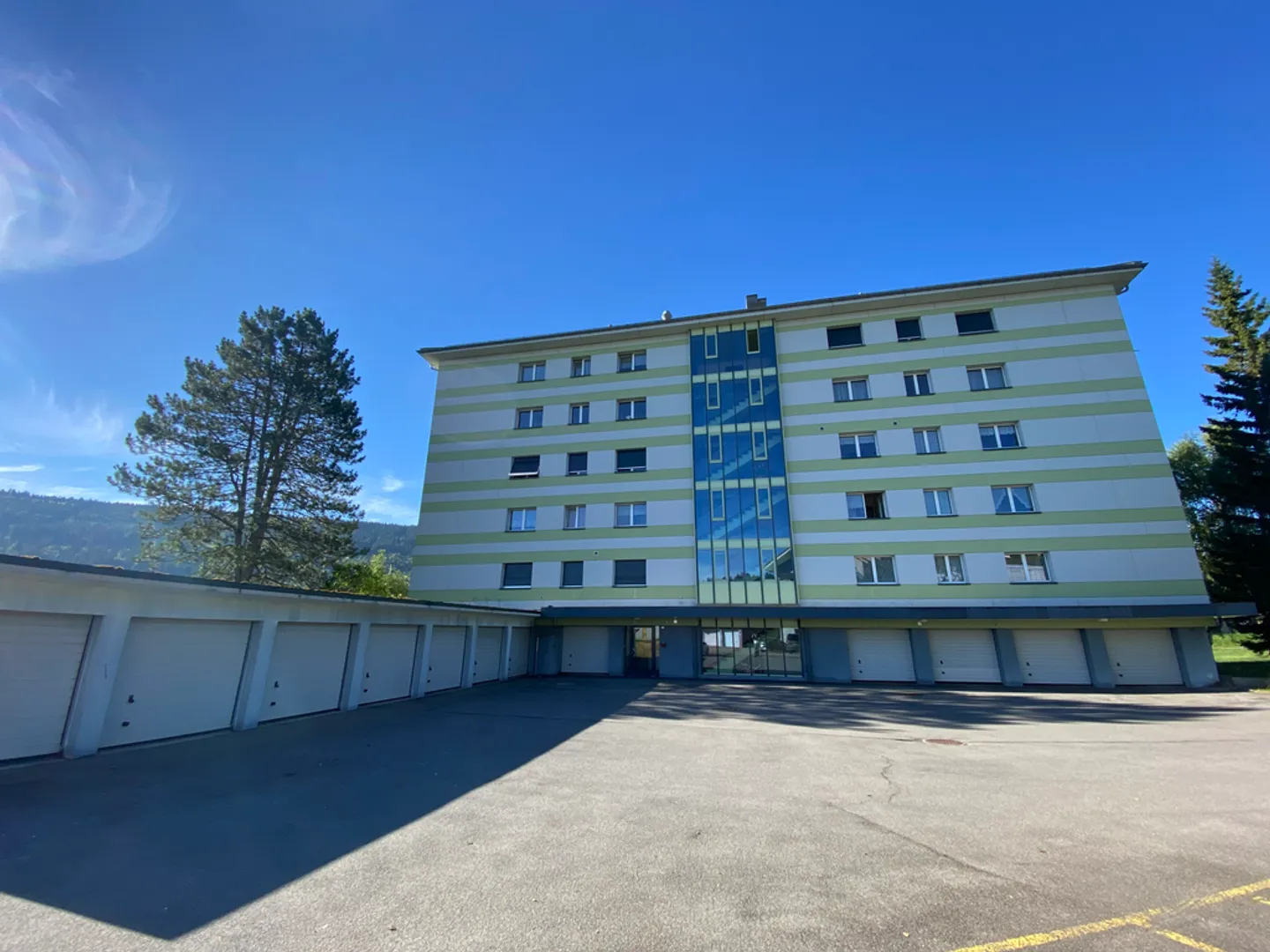 Individual garage - Photo 2 of 3