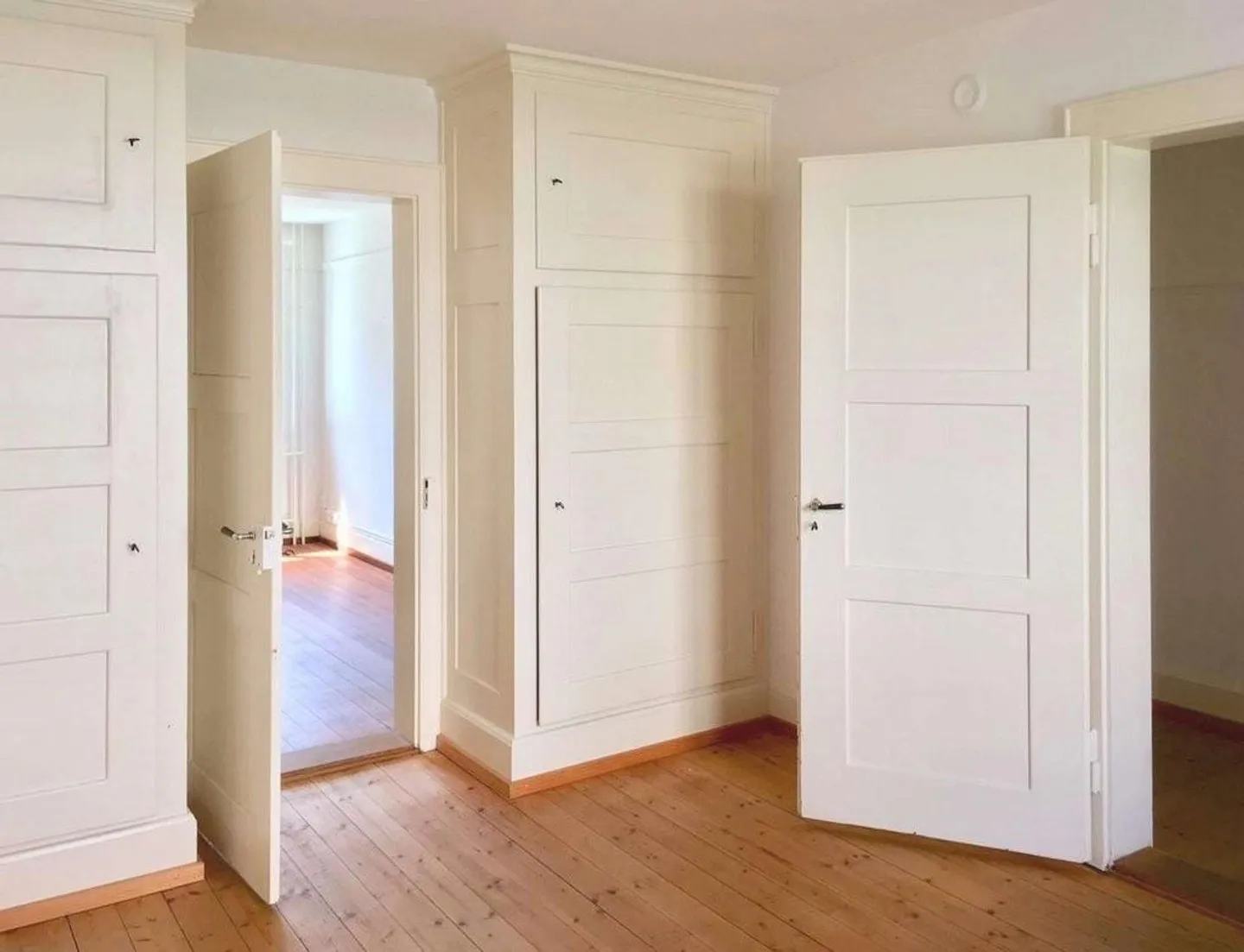 Living close to the city - Photo 4 of 7