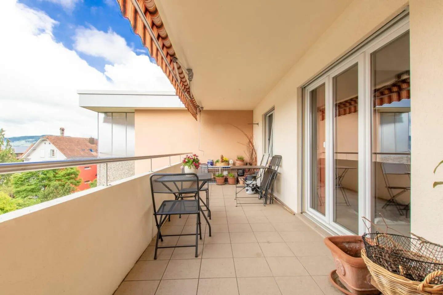 4.5-Attikawohnung mit Gemeinschaftspool und Sauna - Photo 5 of 11