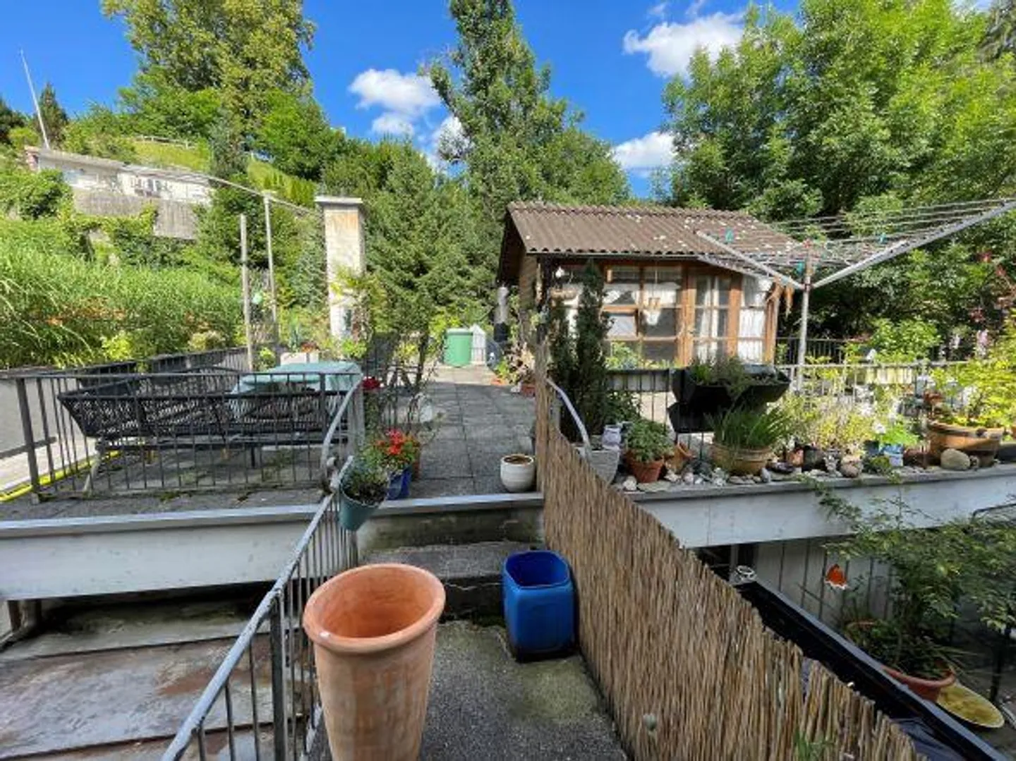 Charmante 4.5 Zimmer-Wohnung mit wunderschöner Terrasse im Innenhof - Foto 1 von 7