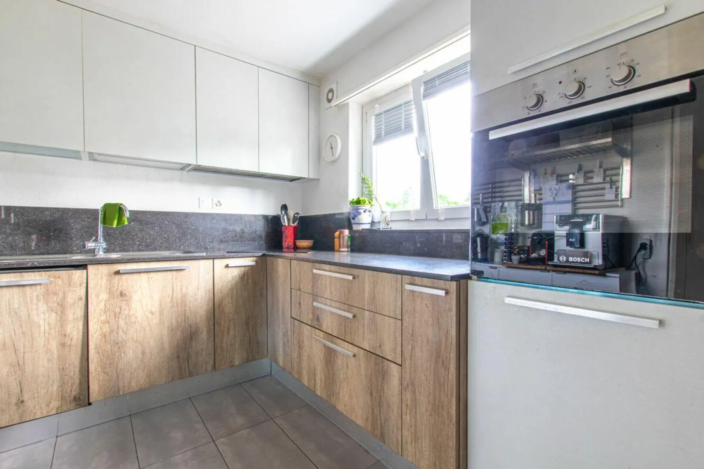 4.5-Attikawohnung mit Gemeinschaftspool und Sauna - Photo 6 of 11