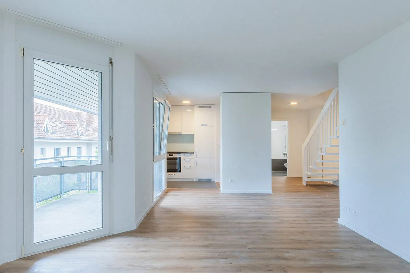 4.5-Room Duplex Apartment in the Center of Laupen - Photo 2 of 10