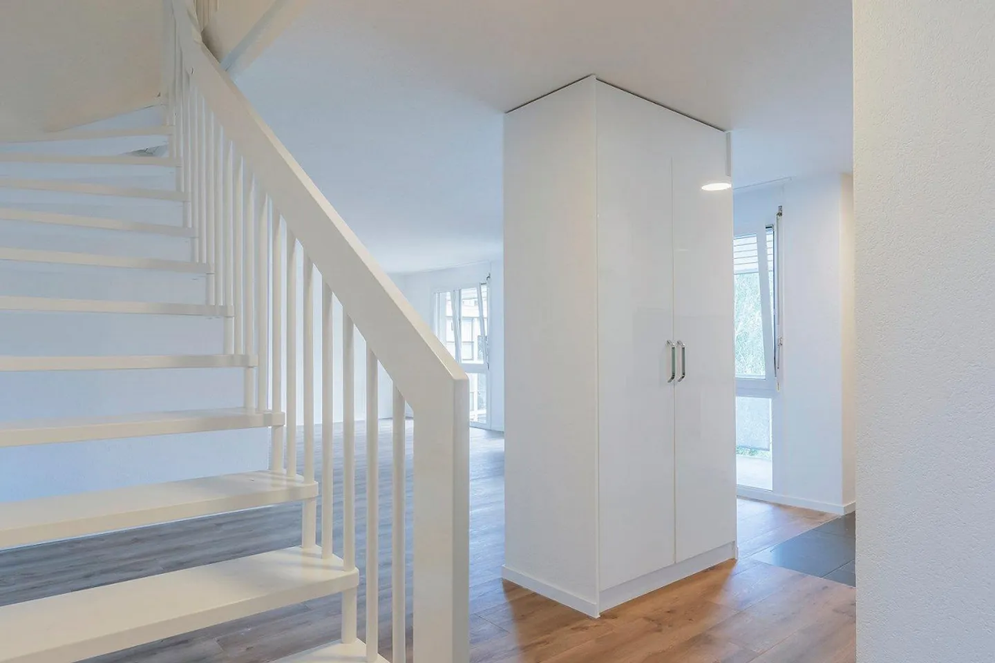 4.5-Room Duplex Apartment in the Center of Laupen - Photo 3 of 10