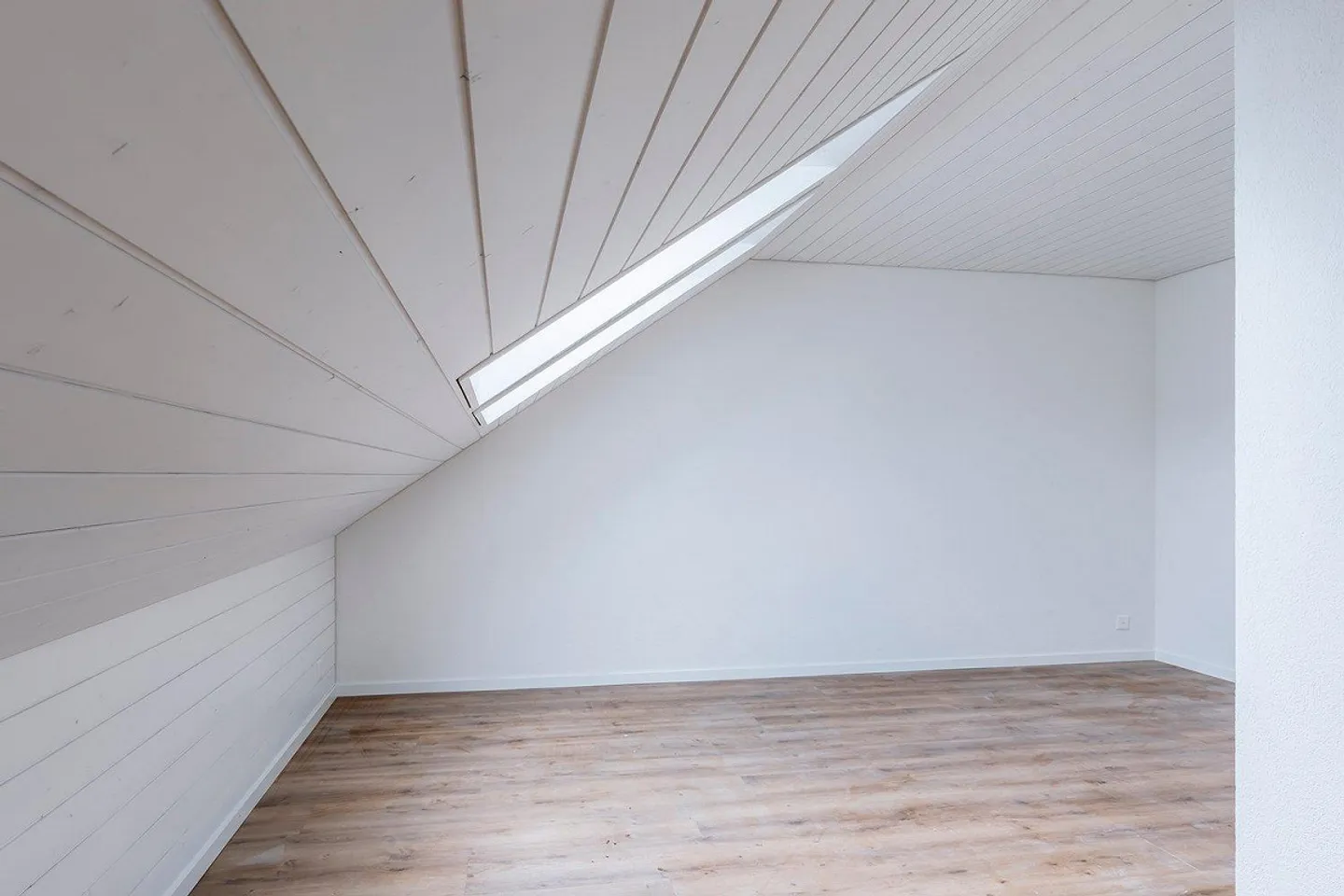 4.5-Room Duplex Apartment in the Center of Laupen - Photo 7 of 10