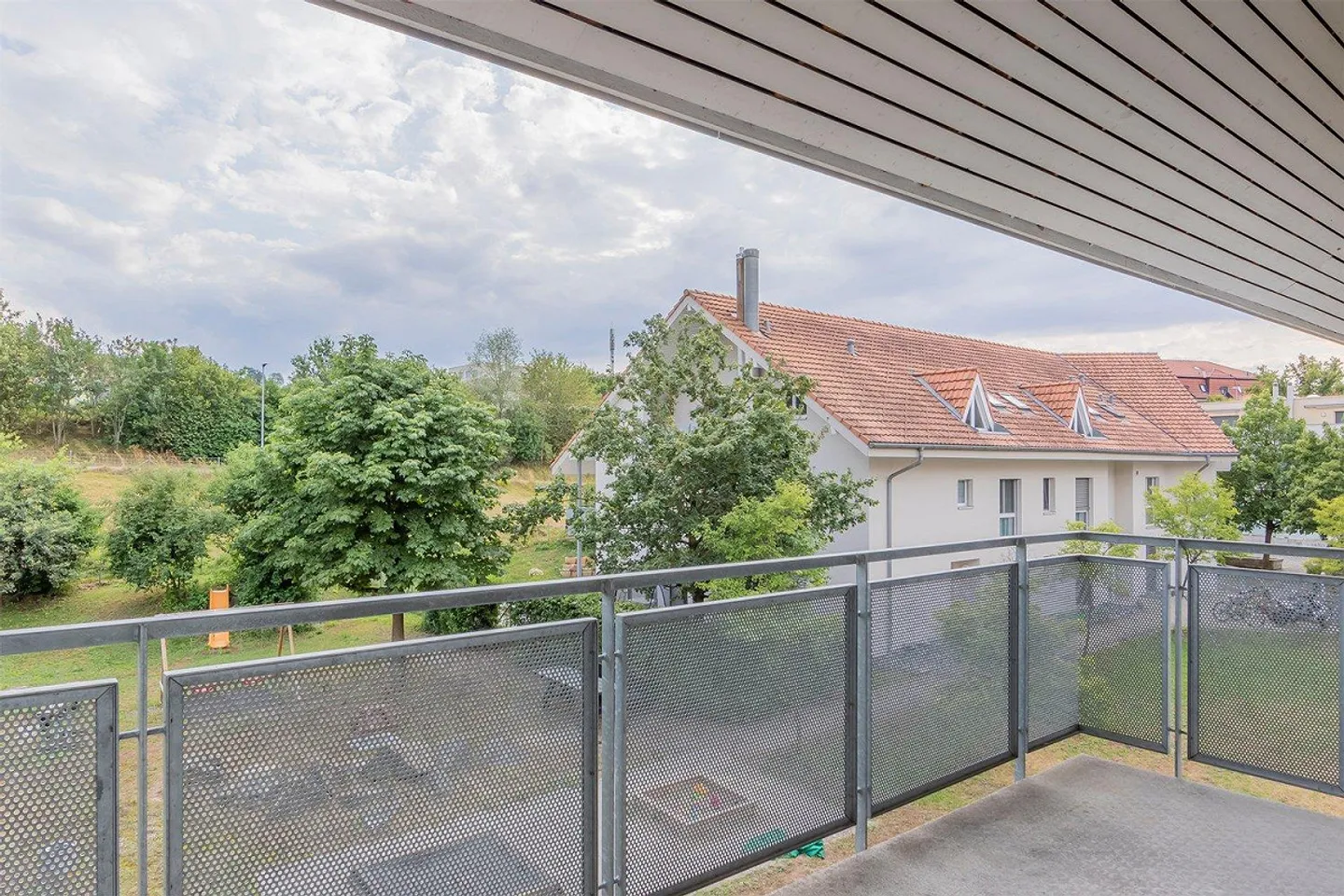 4.5-Room Duplex Apartment in the Center of Laupen - Photo 10 of 10