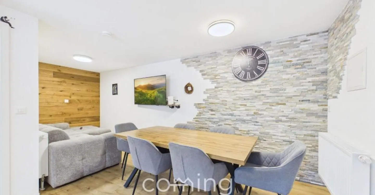 Casa plurifamiliare con 11 appartamenti in posizione soleggiata a Grengiols - Foto 3 di 11