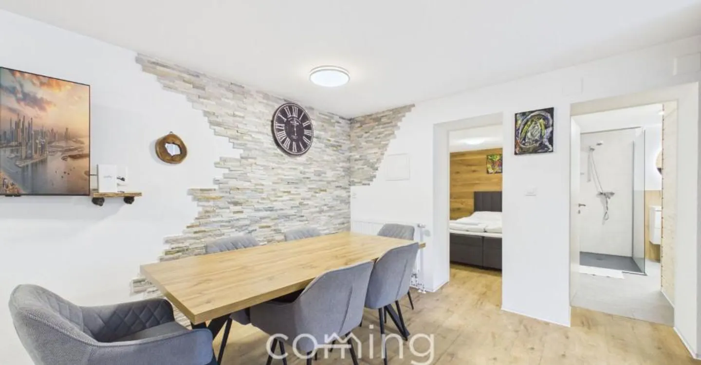 Casa plurifamiliare con 11 appartamenti in posizione soleggiata a Grengiols - Foto 4 di 11