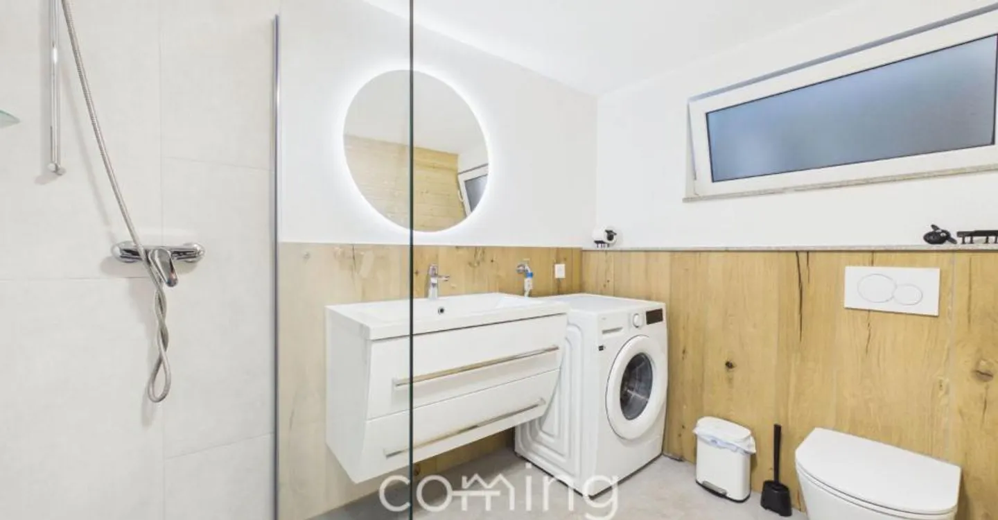 Casa plurifamiliare con 11 appartamenti in posizione soleggiata a Grengiols - Foto 7 di 11