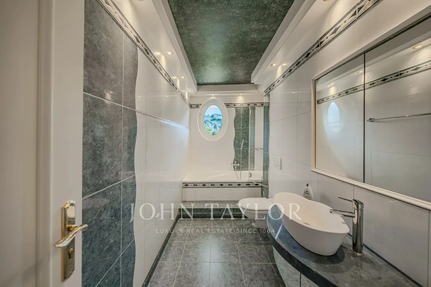 Villa de Luxe avec Vue sur le Lac - Photo 15 sur 20