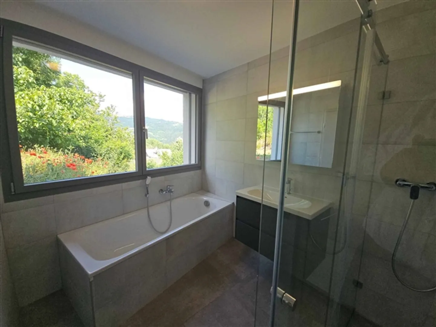 Magnificent contemporary villa with 5.5 rooms - Photo 5 of 11