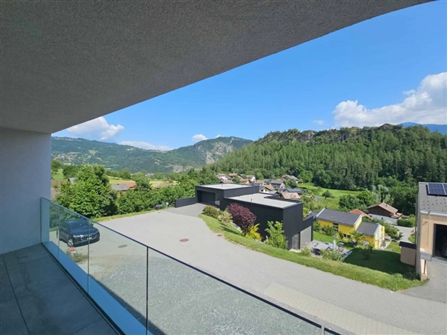 Magnificent contemporary villa with 5.5 rooms - Photo 9 of 11