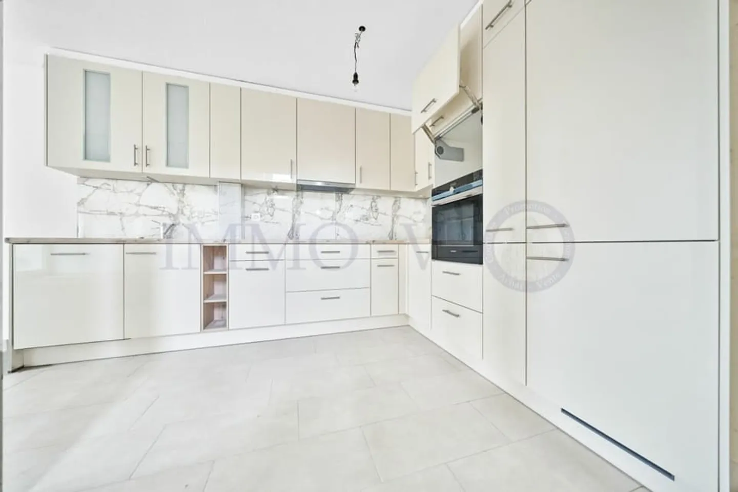 SPACIOUS NEW DUPLEX WITH TERRACE - Photo 3 of 9