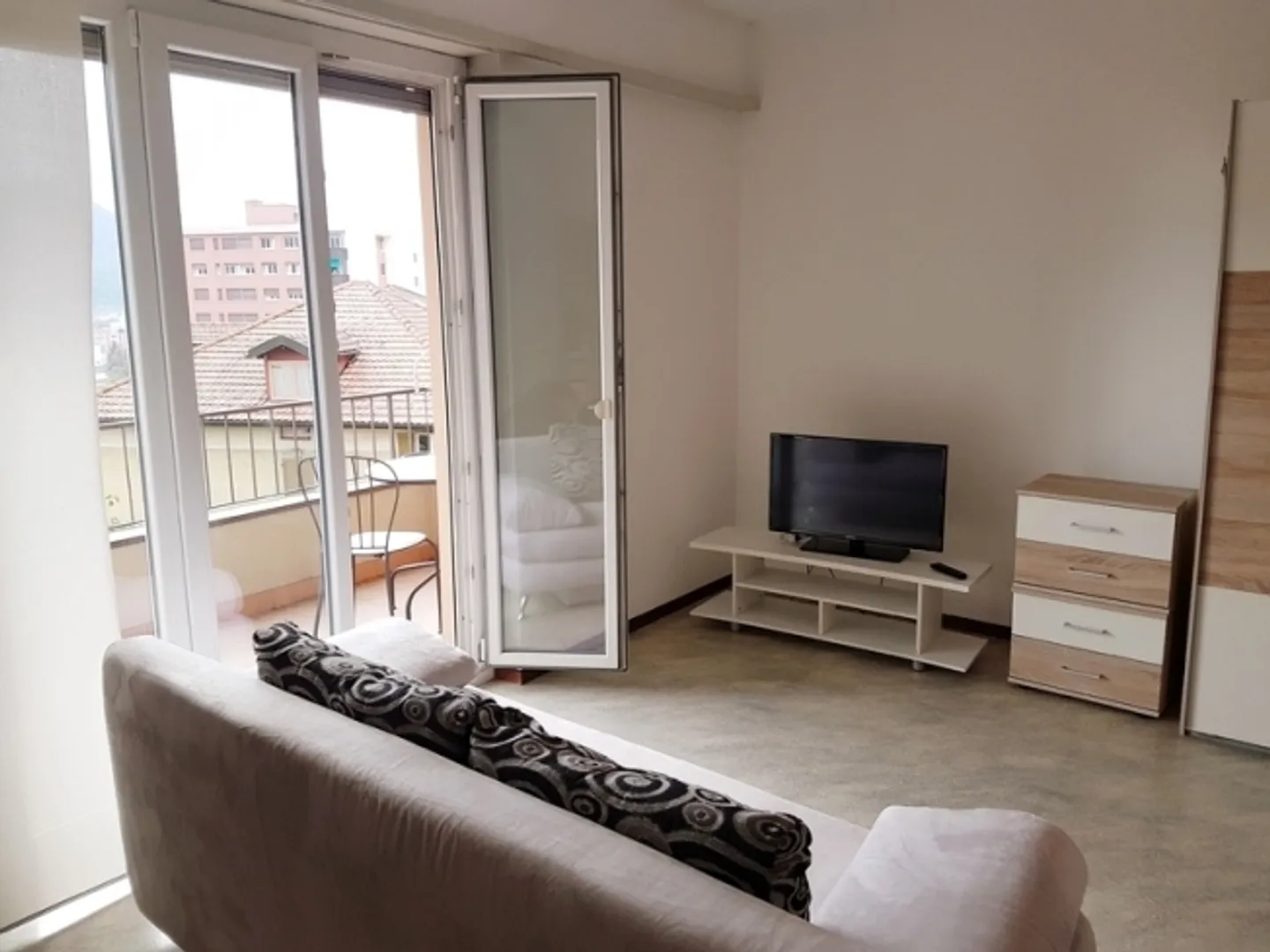 1½ ROOM APARTMENT IN VACALLO (TI), FURNISHED - Photo 1 of 10