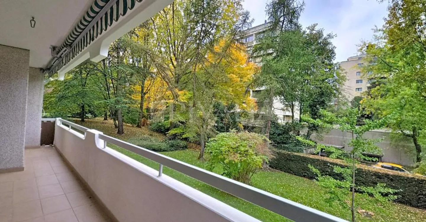 Magnificent crossing apartment in a green environment - Photo 8 of 8