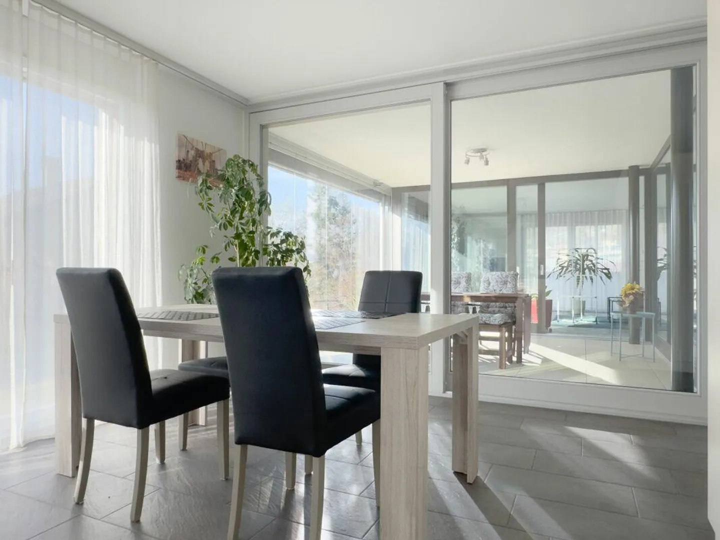 Moderne Wohnung mit Loggia - Foto 5 von 18