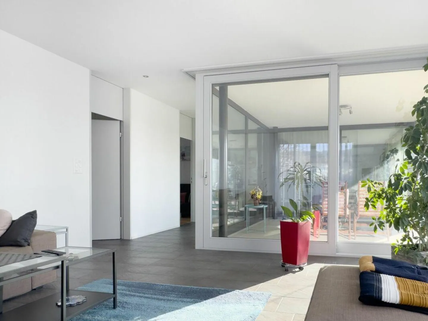 Moderne Wohnung mit Loggia - Foto 6 von 18