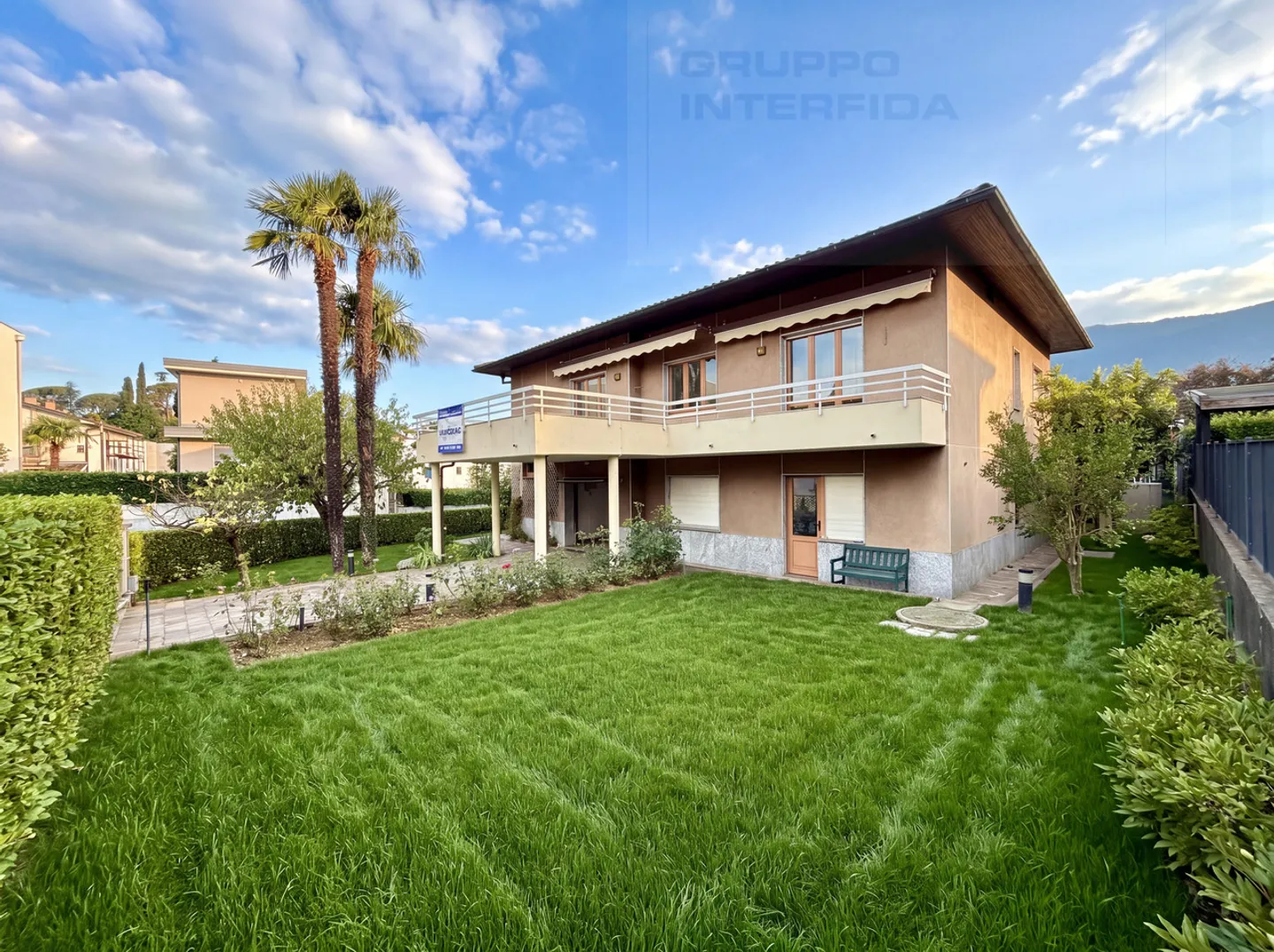 SPACIOUS HOUSE COMPOSED OF TWO APARTMENTS - Photo 1 of 15