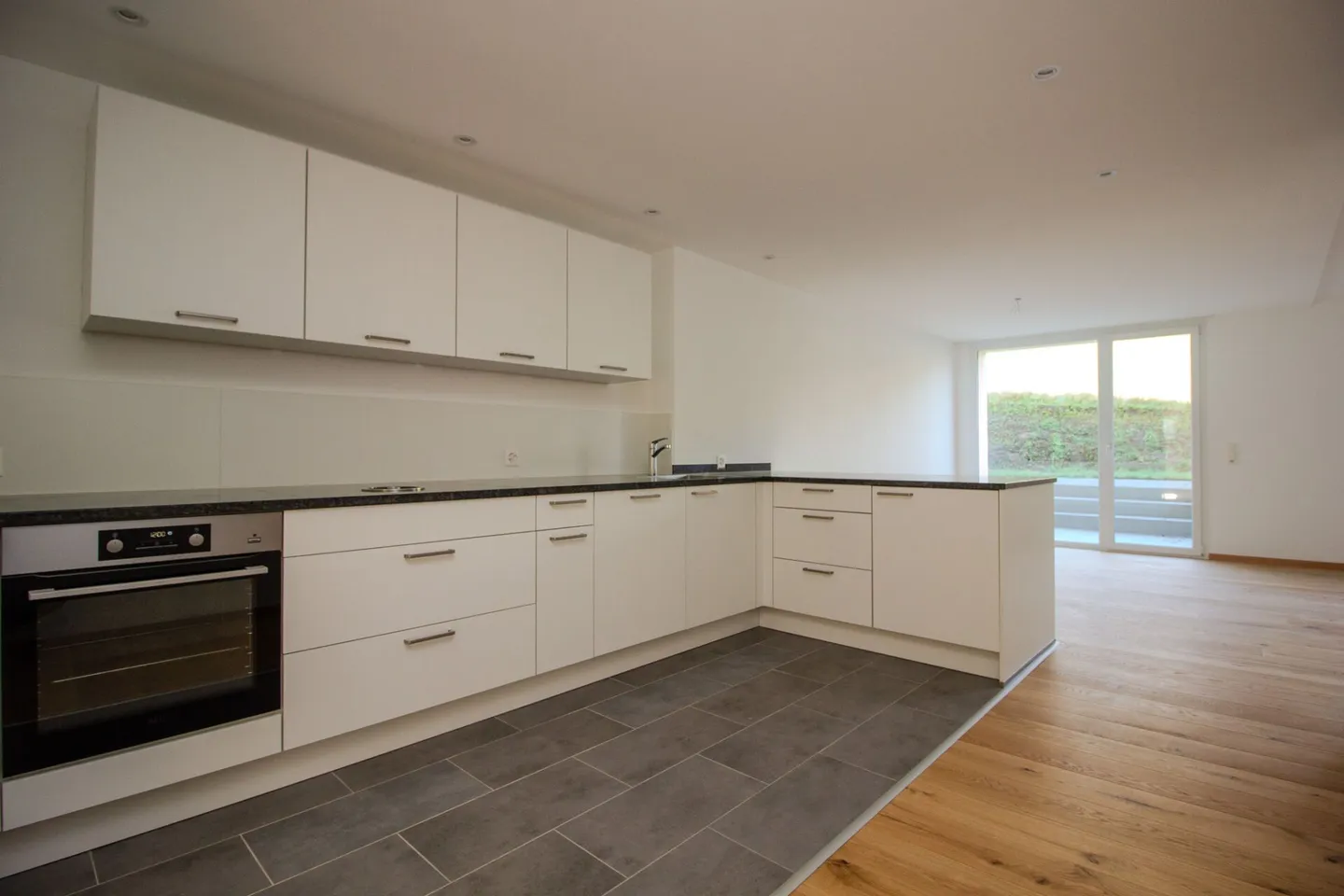 Appartement de jardin 4.5 pièces fraîchement rénové - Photo 3 sur 20